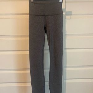 grey/black lululemon wunder under leggings